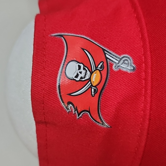💖💖💖NFL Tampa Bay Bucs Red visor Raymond James - Picture 7 of 10
